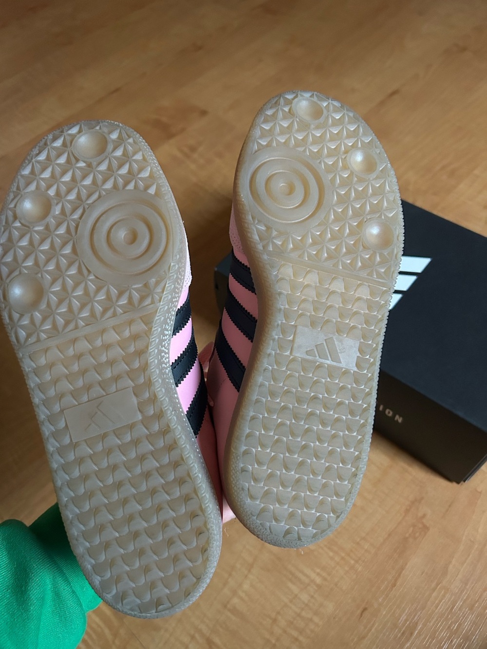 NIB Adidas Samba Messi Indoor Soccer Shoes Men’s 6 Women’s 8.5 Light Pink Black - Picture 8 of 9